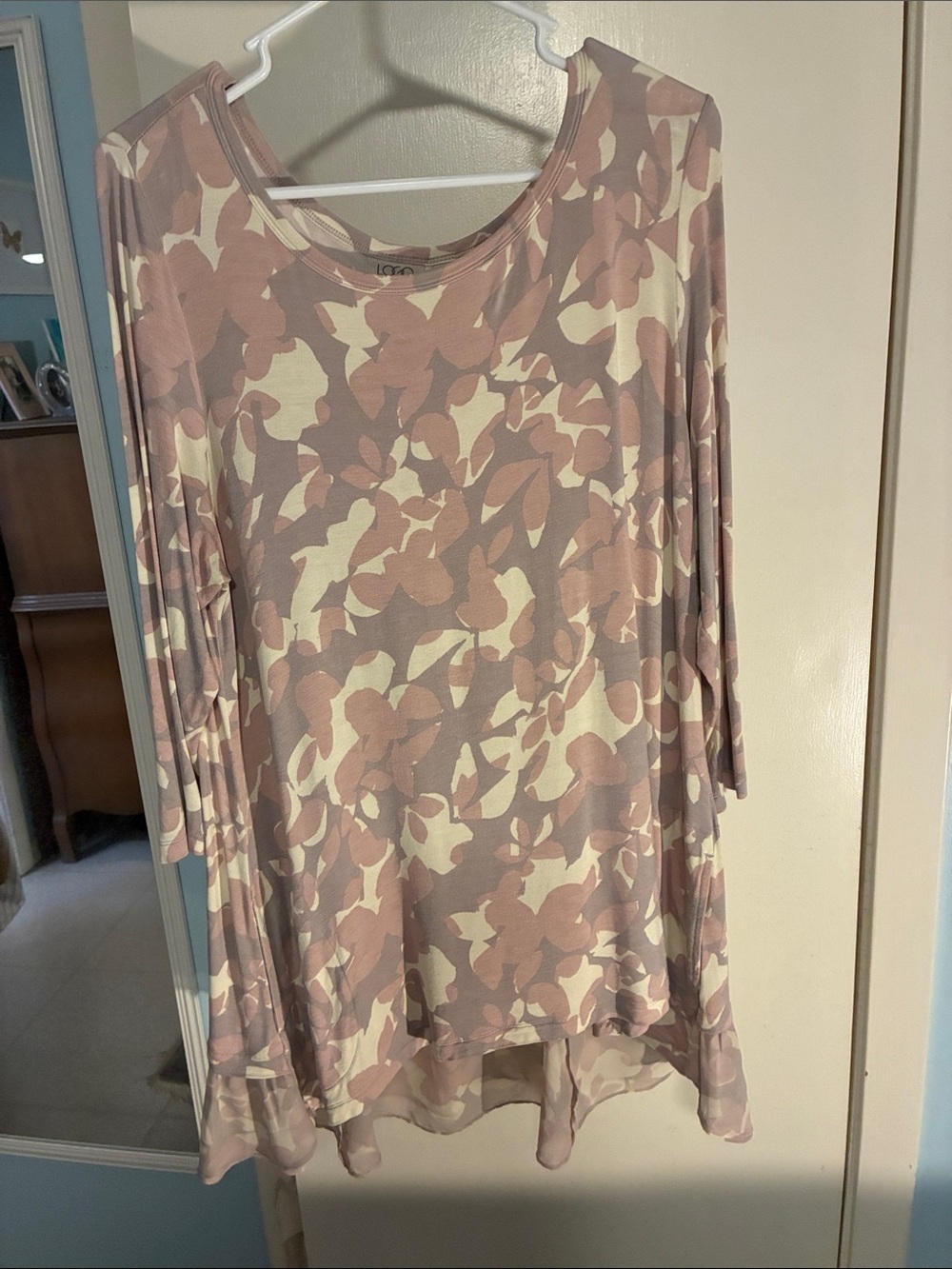 LOGO by Lori Goldstein Dusty Pink and Cream Floral Scoop Neck Tunic